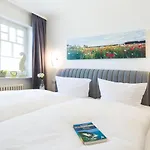 Strandvilla Seeadler Hinter Duene Und Meer