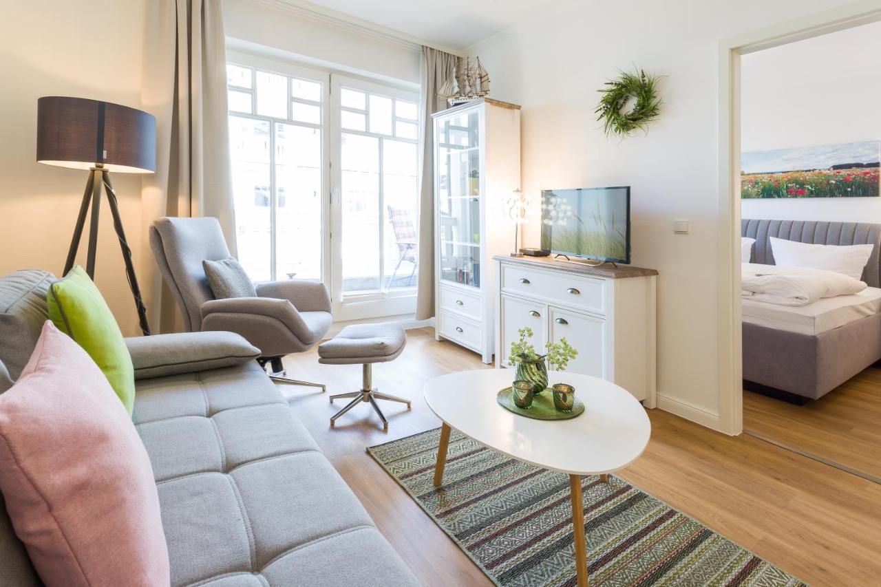 Strandvilla Seeadler Hinter Duene Und Apartment