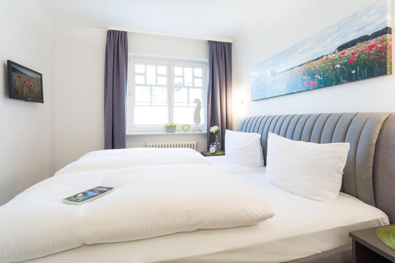 Strandvilla Seeadler Hinter Duene Und Apartment Ostseebad Binz